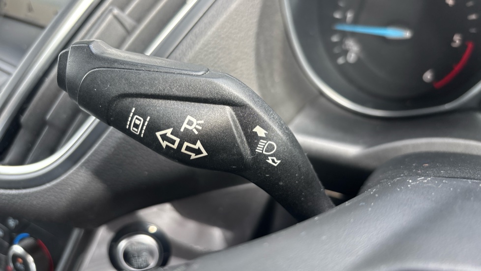 Ford C-MAX 1.5 TDCi Titanium 5dr Powershift Diesel Estate - Image 32