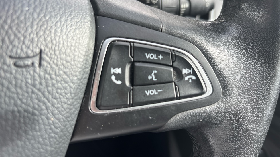 Ford C-MAX 1.5 TDCi Titanium 5dr Powershift Diesel Estate - Image 33
