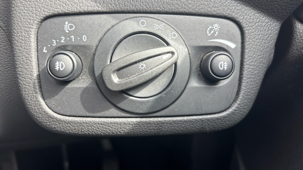 Ford C-MAX 1.5 TDCi Titanium 5dr Powershift Diesel Estate - Image 35
