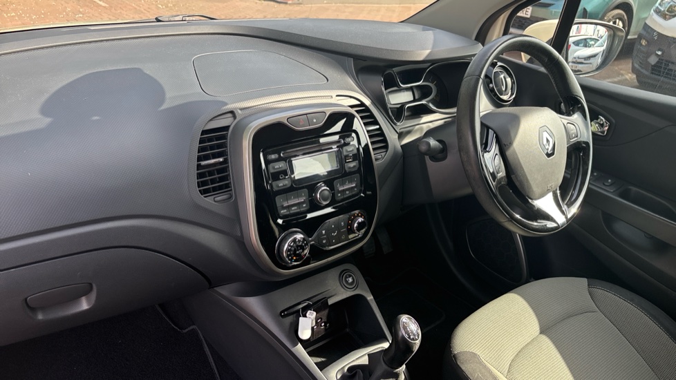 Renault Captur 0.9 TCE 90 Expression+ Energy 5dr Petrol Hatchback - Image 9