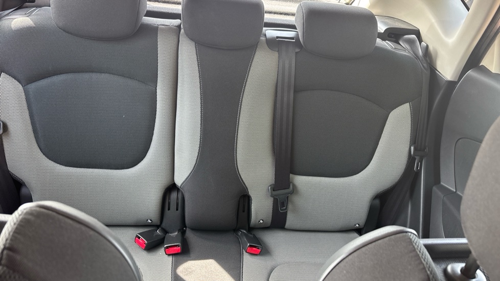 Renault Captur 0.9 TCE 90 Expression+ Energy 5dr Petrol Hatchback - Image 15