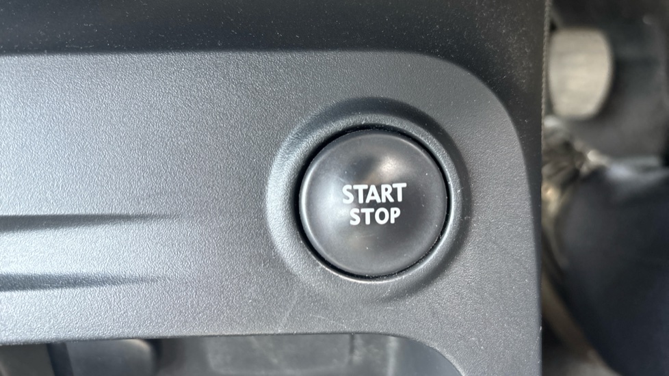 Renault Captur 0.9 TCE 90 Expression+ Energy 5dr Petrol Hatchback - Image 24
