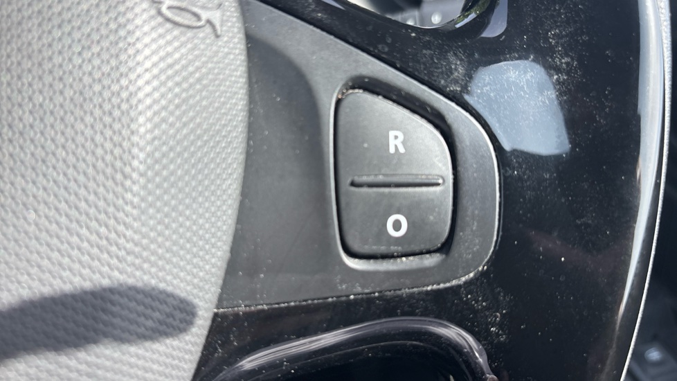 Renault Captur 0.9 TCE 90 Expression+ Energy 5dr Petrol Hatchback - Image 29