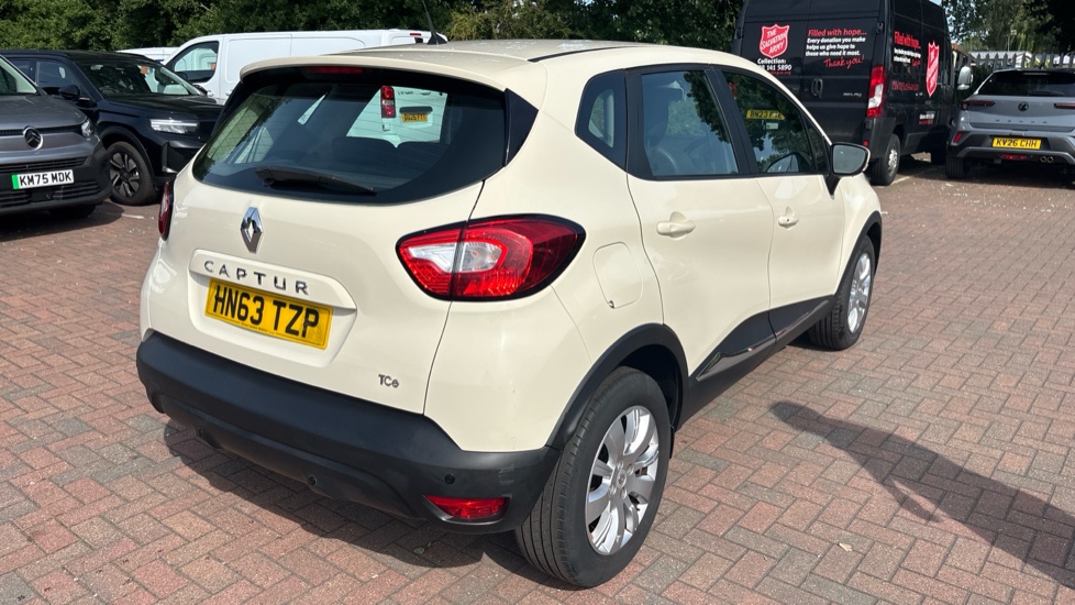 Renault Captur 0.9 TCE 90 Expression+ Energy 5dr Petrol Hatchback - Image 41