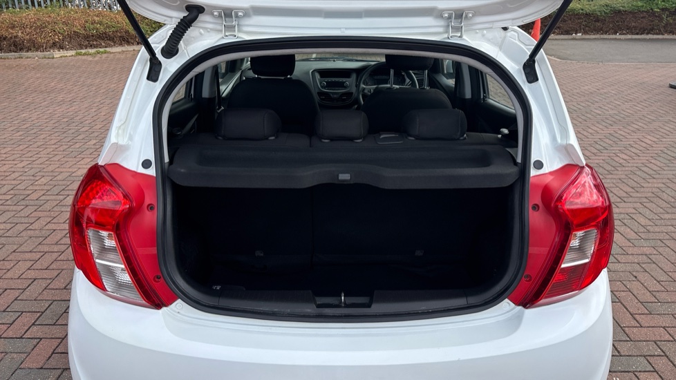 Vauxhall Viva 1.0 SE 5dr [A/C] Petrol Hatchback - Image 4