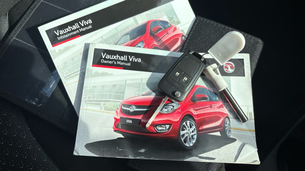 Vauxhall Viva 1.0 SE 5dr [A/C] Petrol Hatchback - Image 19