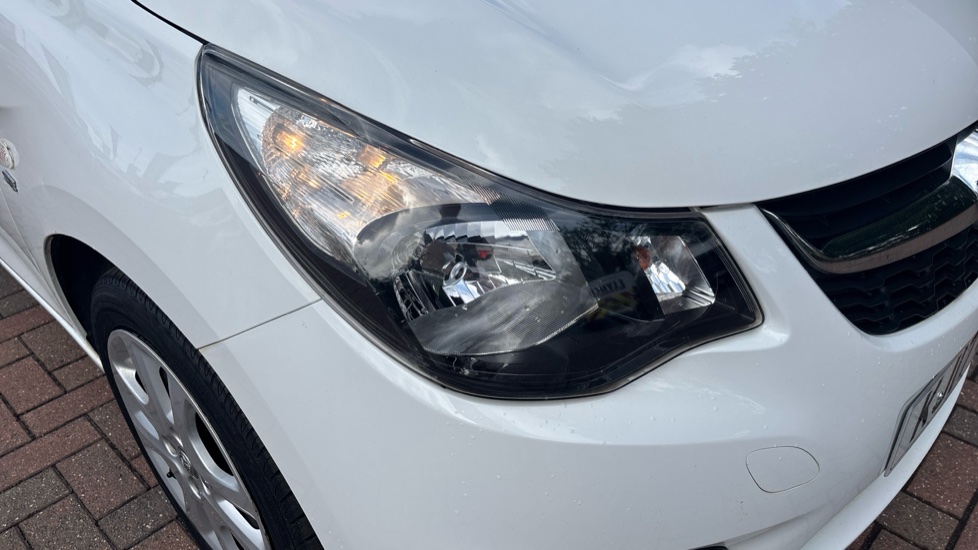 Vauxhall Viva 1.0 SE 5dr [A/C] Petrol Hatchback - Image 33
