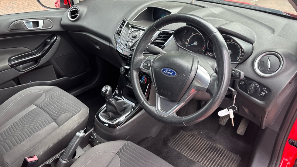 Ford Fiesta 1.5 TDCi Zetec 5dr Diesel Hatchback - Image 11