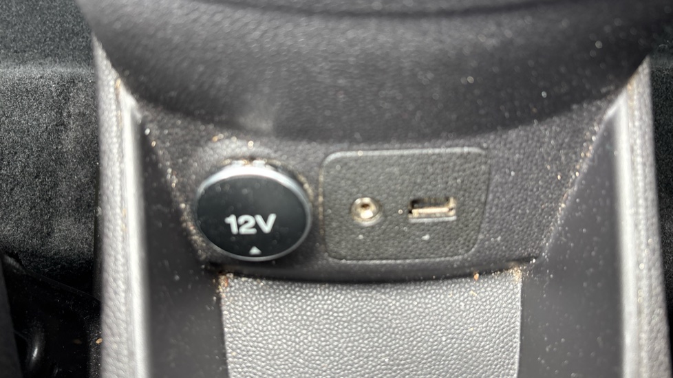 Ford Fiesta 1.5 TDCi Zetec 5dr Diesel Hatchback - Image 27