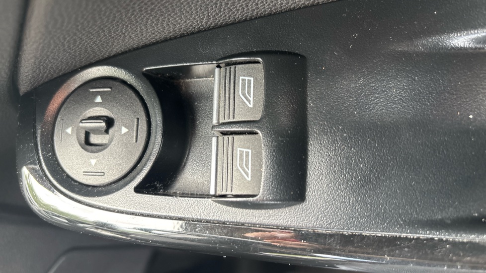 Ford Fiesta 1.5 TDCi Zetec 5dr Diesel Hatchback - Image 32