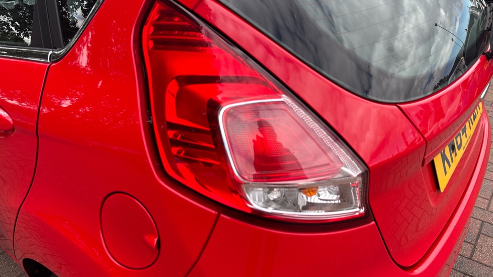 Ford Fiesta 1.5 TDCi Zetec 5dr Diesel Hatchback - Image 38