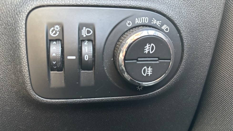 Vauxhall Corsa 1.4 ecoFLEX Energy 3dr [AC] Petrol Hatchback - Image 35