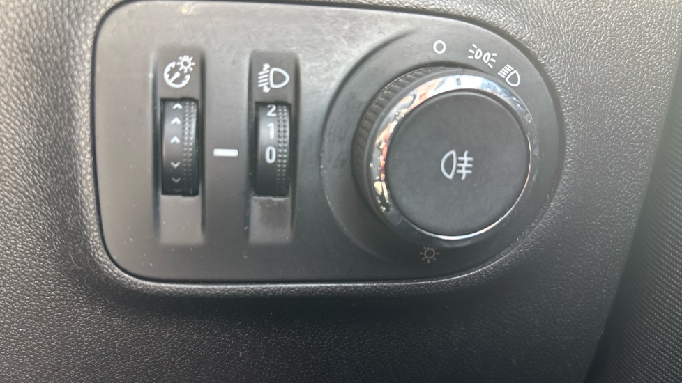 Vauxhall Corsa 1.4 [75] ecoFLEX Sting 3dr Petrol Hatchback - Image 32