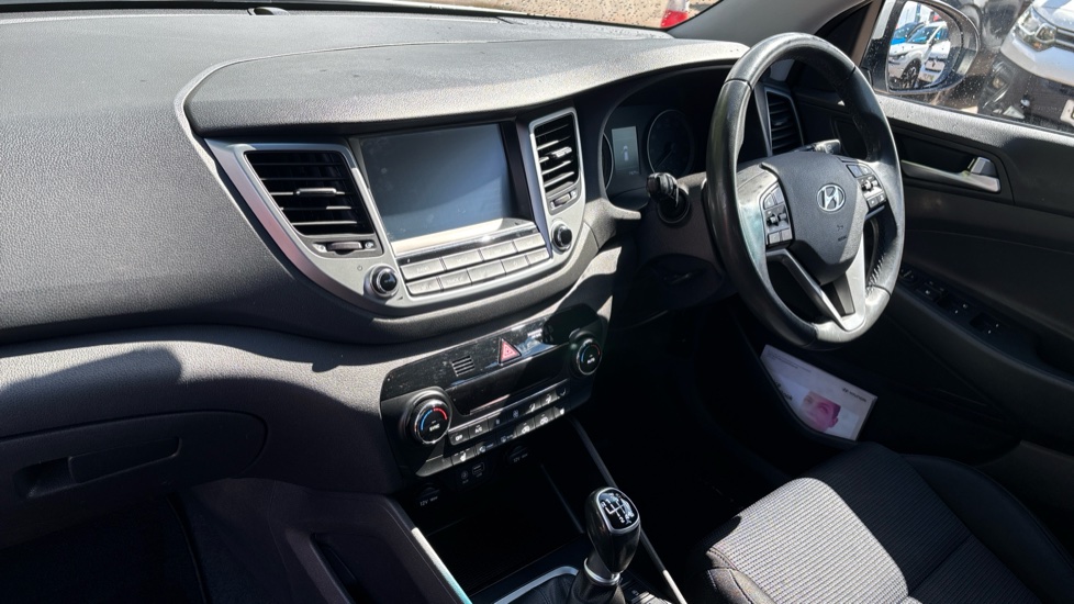 Hyundai TUCSON 1.6 GDi Blue Drive SE Nav 5dr 2WD Petrol Estate - Image 9
