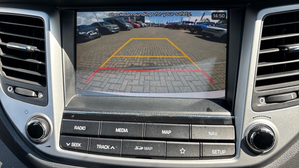 Hyundai TUCSON 1.6 GDi Blue Drive SE Nav 5dr 2WD Petrol Estate - Image 23