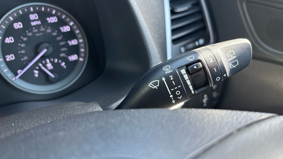 Hyundai TUCSON 1.6 GDi Blue Drive SE Nav 5dr 2WD Petrol Estate - Image 35