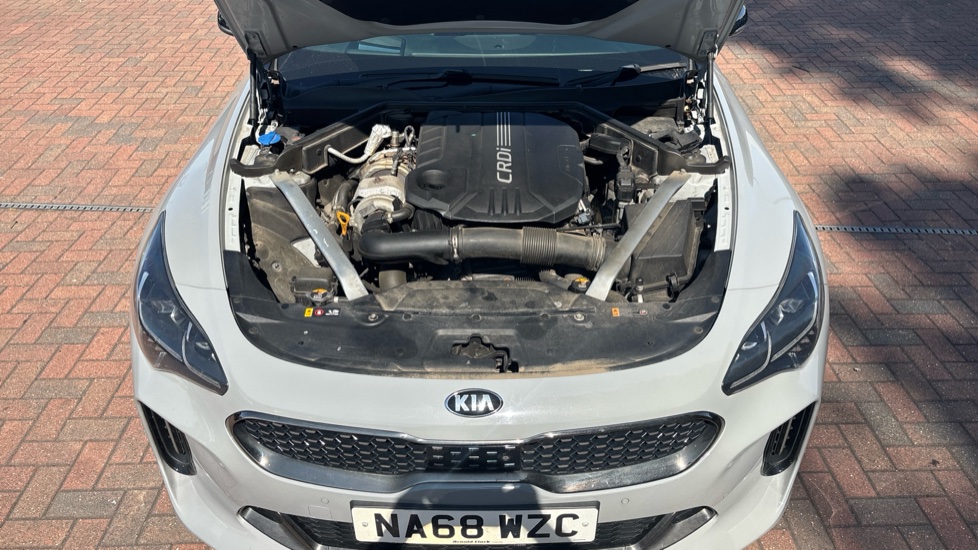 Kia Stinger 2.2 CRDi GT-Line S 5dr Auto Diesel Hatchback - Image 8