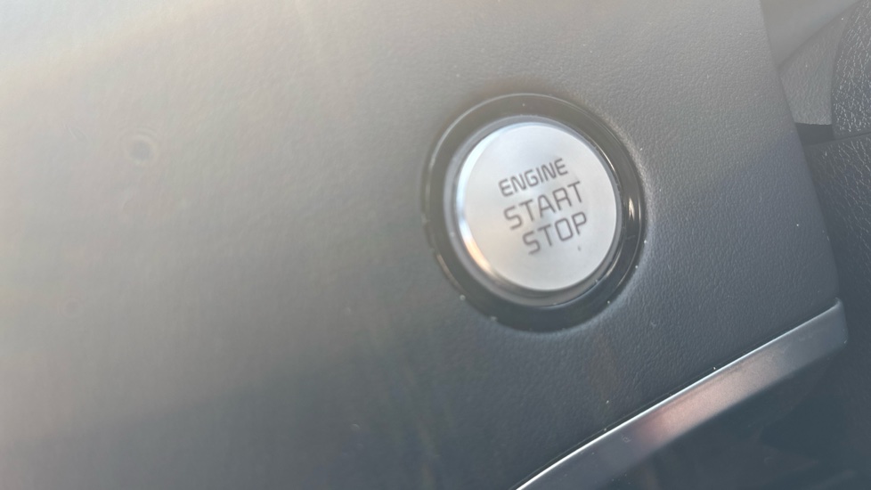 Kia Stinger 2.2 CRDi GT-Line S 5dr Auto Diesel Hatchback - Image 28