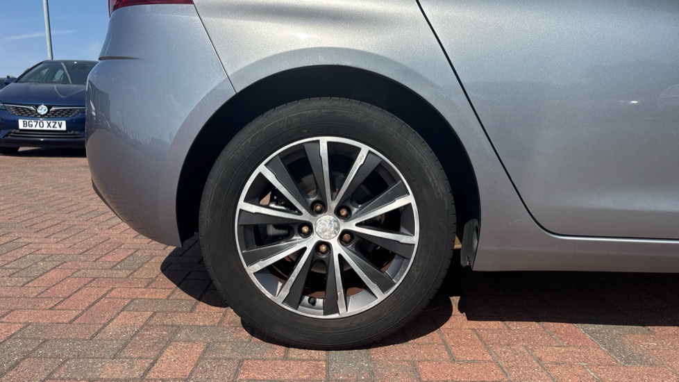 Peugeot 308 1.2 PureTech 130 Sportium 5dr Petrol Hatchback - Image 7