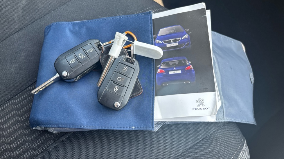 Peugeot 308 1.2 PureTech 130 Sportium 5dr Petrol Hatchback - Image 19