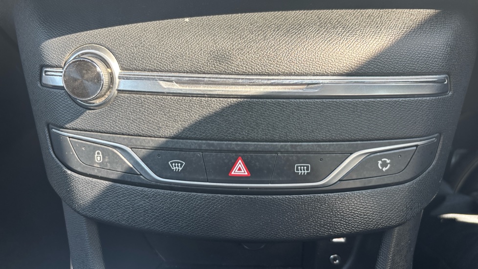 Peugeot 308 1.2 PureTech 130 Sportium 5dr Petrol Hatchback - Image 26