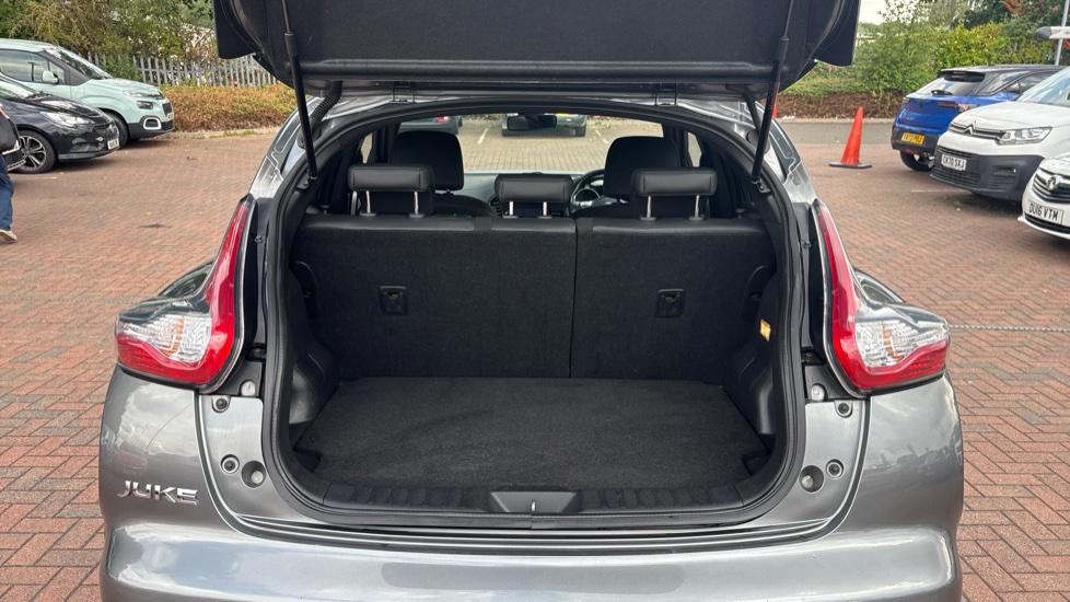 Nissan Juke 1.2 DiG-T N-Connecta 5dr Petrol Hatchback - Image 4