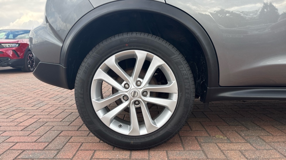 Nissan Juke 1.2 DiG-T N-Connecta 5dr Petrol Hatchback - Image 7