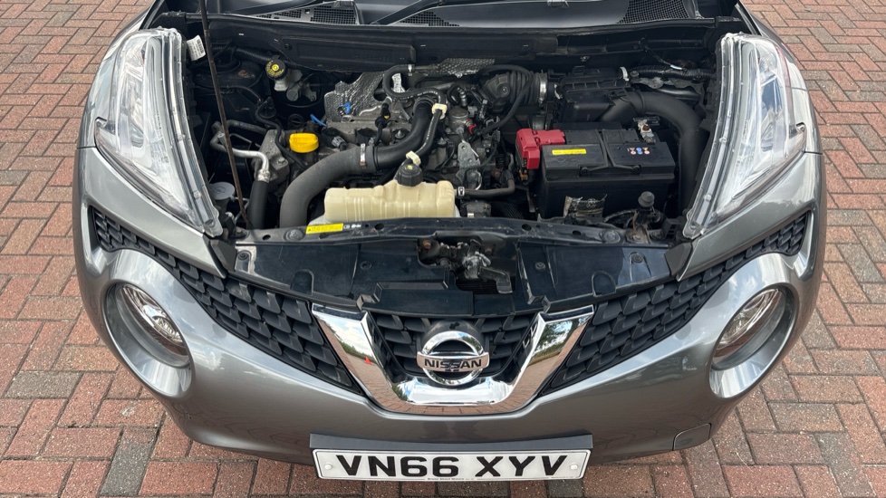 Nissan Juke 1.2 DiG-T N-Connecta 5dr Petrol Hatchback - Image 8