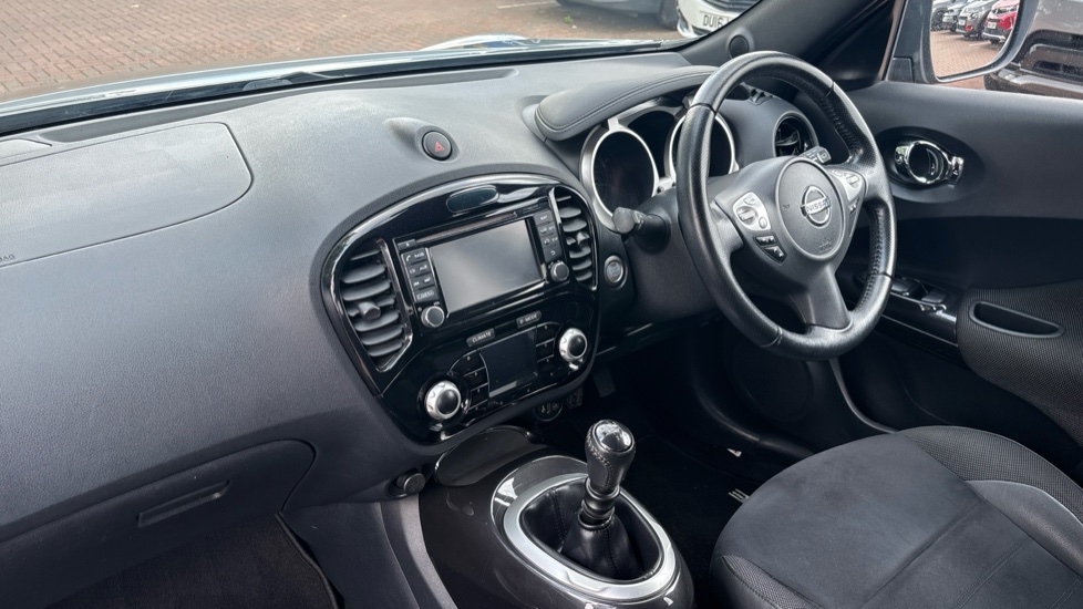 Nissan Juke 1.2 DiG-T N-Connecta 5dr Petrol Hatchback - Image 9
