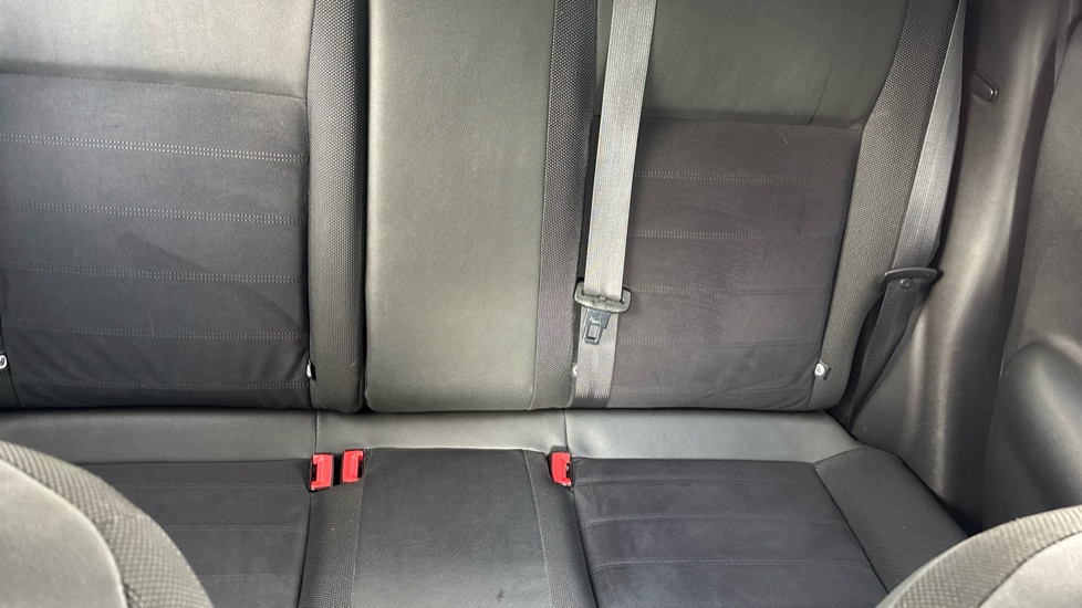 Nissan Juke 1.2 DiG-T N-Connecta 5dr Petrol Hatchback - Image 15