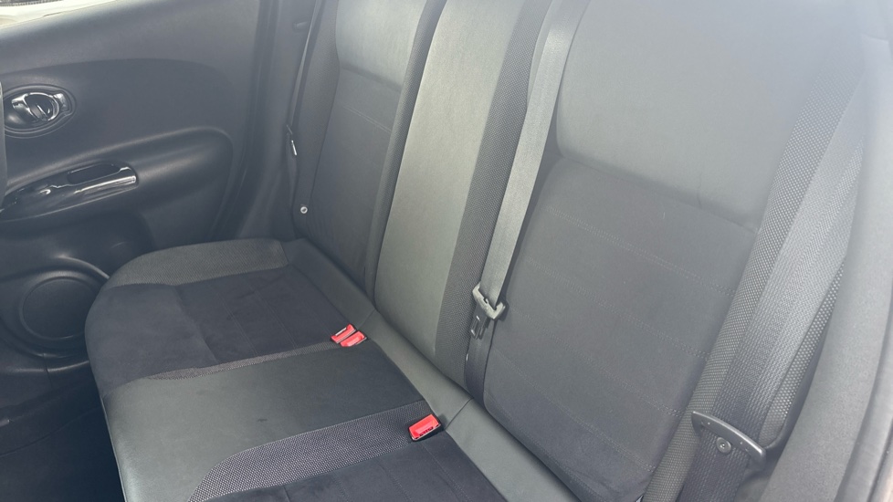 Nissan Juke 1.2 DiG-T N-Connecta 5dr Petrol Hatchback - Image 16