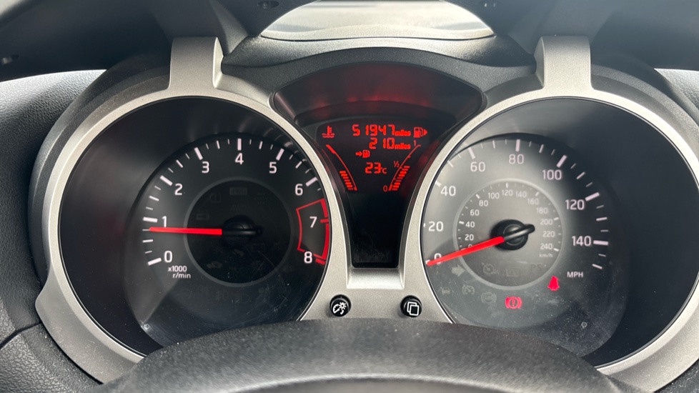 Nissan Juke 1.2 DiG-T N-Connecta 5dr Petrol Hatchback - Image 18