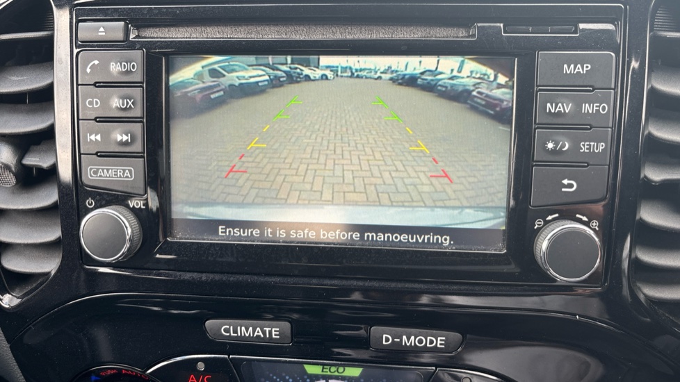Nissan Juke 1.2 DiG-T N-Connecta 5dr Petrol Hatchback - Image 22