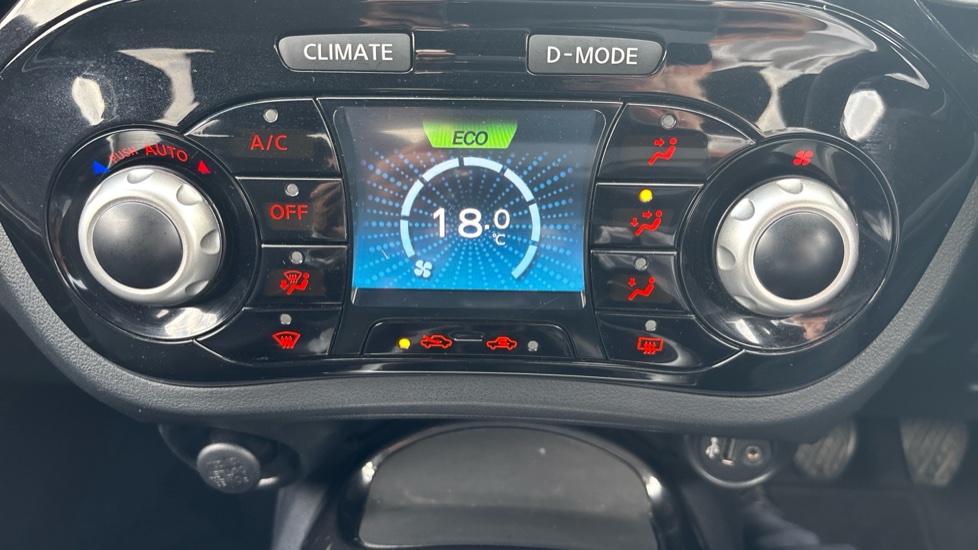 Nissan Juke 1.2 DiG-T N-Connecta 5dr Petrol Hatchback - Image 26