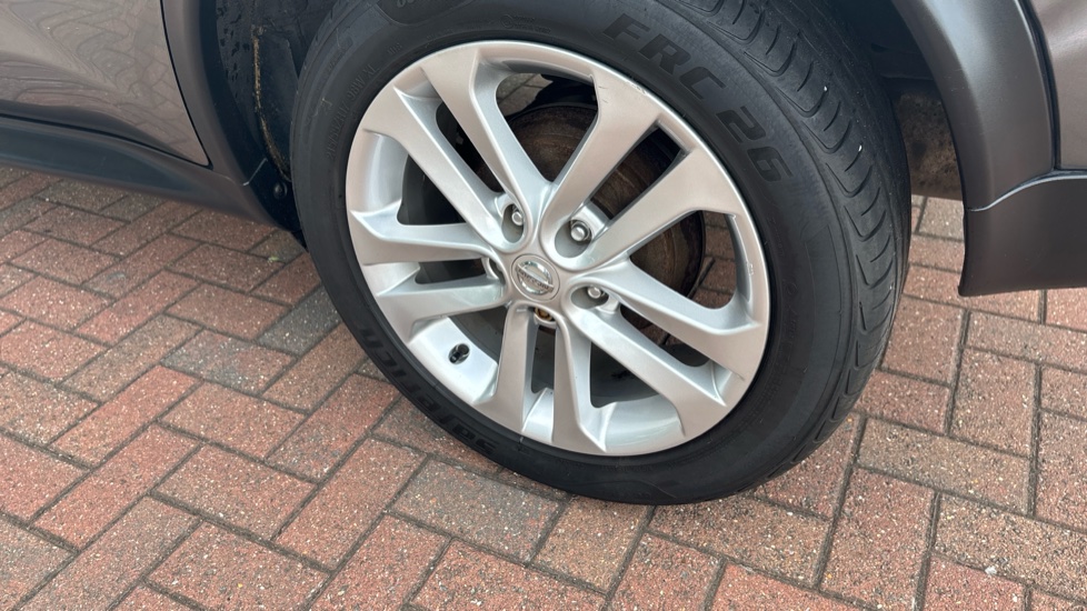 Nissan Juke 1.2 DiG-T N-Connecta 5dr Petrol Hatchback - Image 37