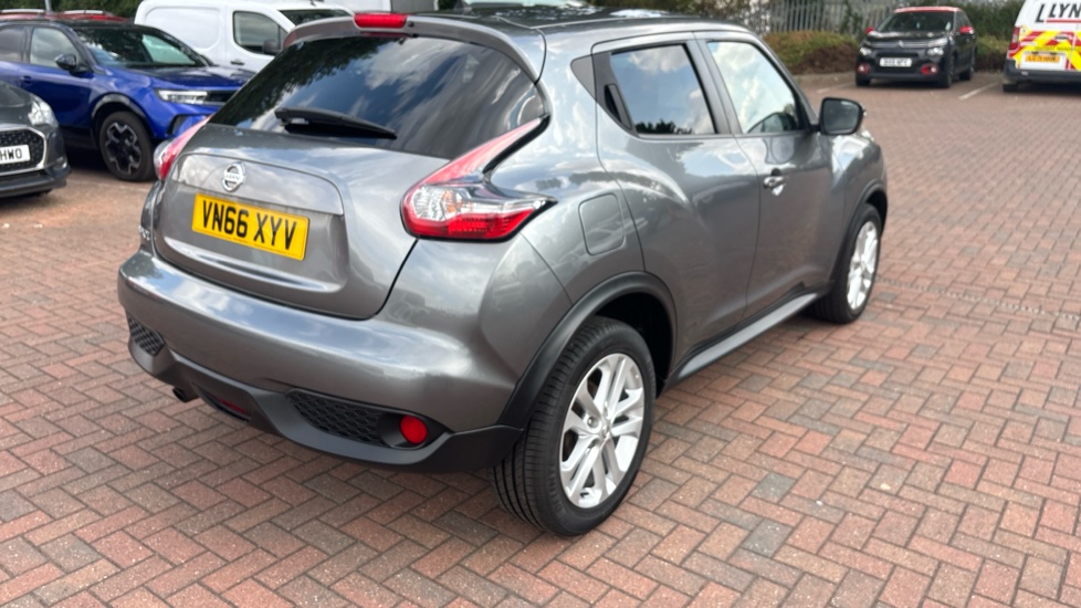 Nissan Juke 1.2 DiG-T N-Connecta 5dr Petrol Hatchback - Image 41
