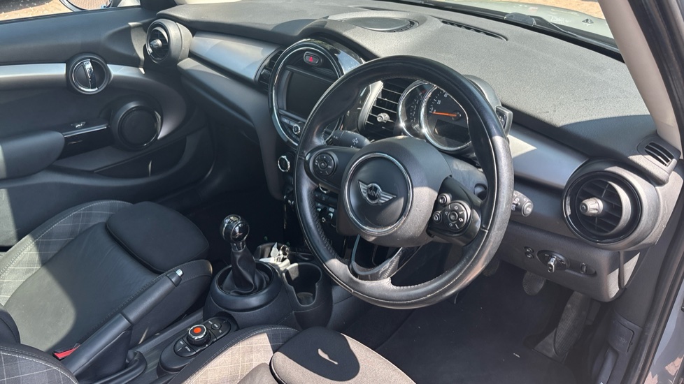 MINI Hatchback 1.5 Cooper D 5dr Diesel Hatchback - Image 11