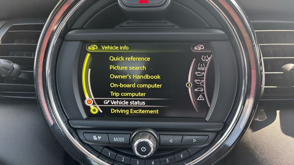 MINI Hatchback 1.5 Cooper D 5dr Diesel Hatchback - Image 26
