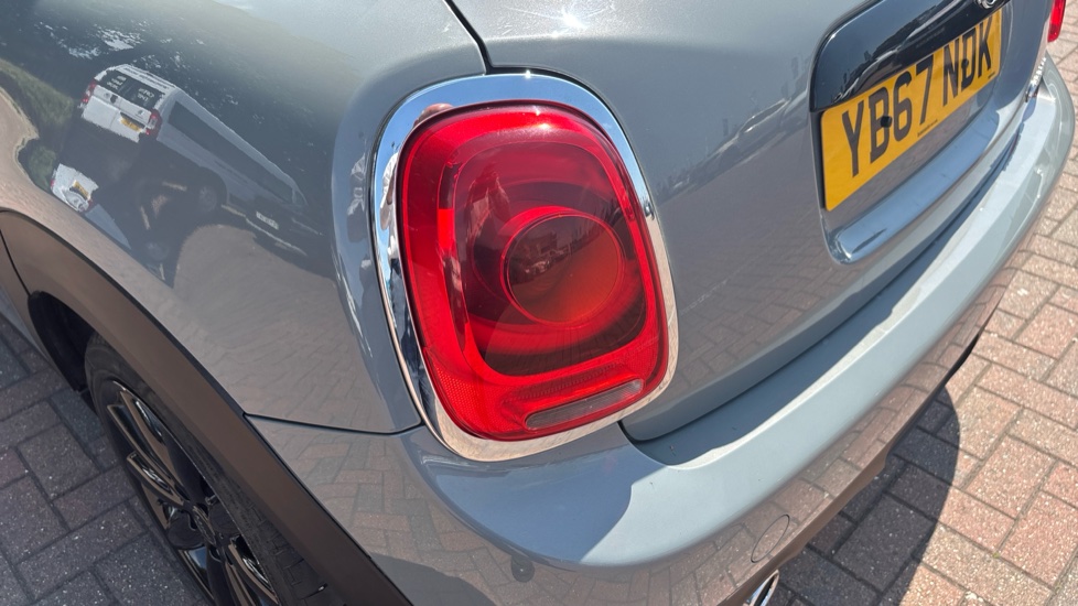 MINI Hatchback 1.5 Cooper D 5dr Diesel Hatchback - Image 42