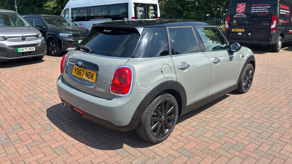MINI Hatchback 1.5 Cooper D 5dr Diesel Hatchback - Image 44