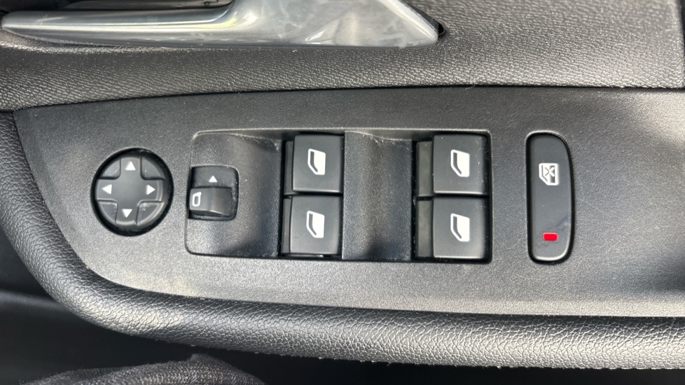 Vauxhall Mokka 1.2 Turbo 100 SRi 5dr Petrol Hatchback - Image 38