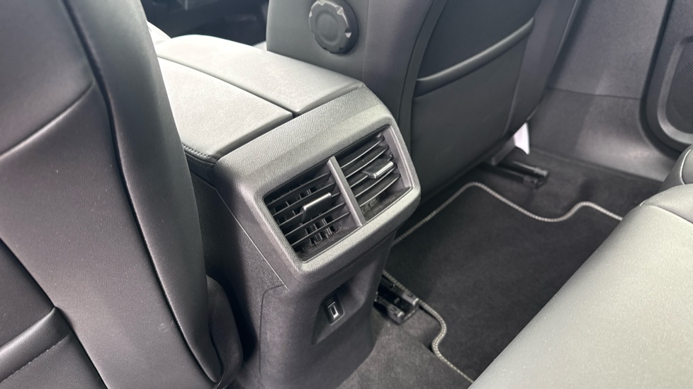 Citroen C5 Aircross 1.5 BlueHDi C-Series Edition 5dr EAT8 Diesel Hatchback - Image 38