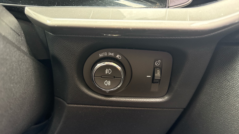 Vauxhall Mokka 100kW Ultimate 50kWh 5dr Auto Electric Hatchback - Image 27