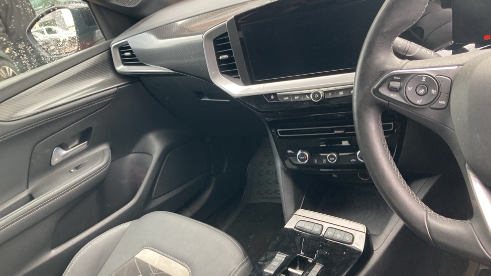 Vauxhall Mokka 100kW Ultimate 50kWh 5dr Auto Electric Hatchback - Image 14