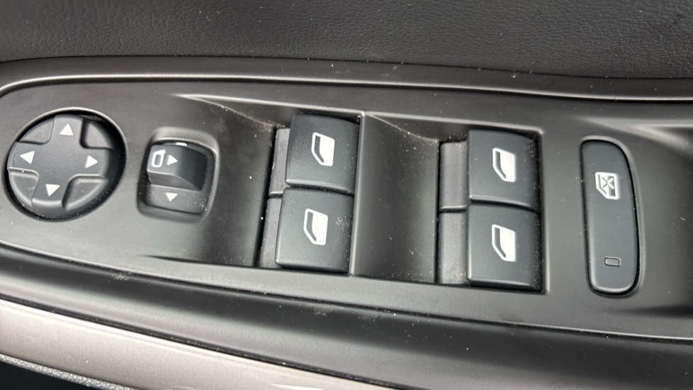 Vauxhall Grandland 1.2 Turbo Ultimate 5dr Auto Petrol Hatchback - Image 39