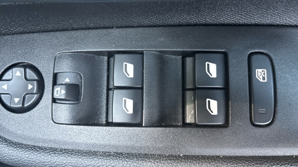Vauxhall Mokka 1.2 Turbo Ultimate 5dr Auto Petrol Hatchback - Image 41