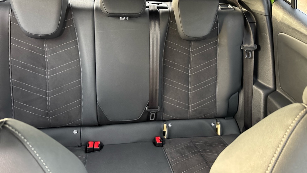 Vauxhall Mokka 100kW Ultimate 50kWh 5dr Auto Electric Hatchback - Image 15