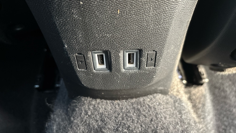 Vauxhall Mokka 100kW Ultimate 50kWh 5dr Auto Electric Hatchback - Image 34