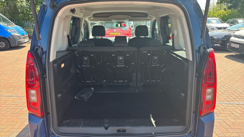 Vauxhall Combo Life 1.2 Turbo Energy 5dr Petrol Estate - Image 4
