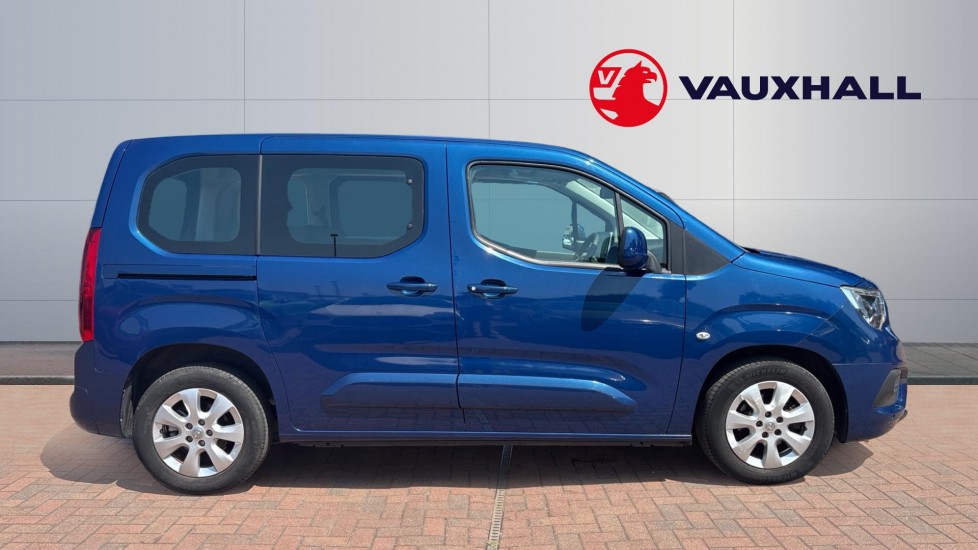 Vauxhall Combo Life 1.2 Turbo Energy 5dr Petrol Estate - Image 5